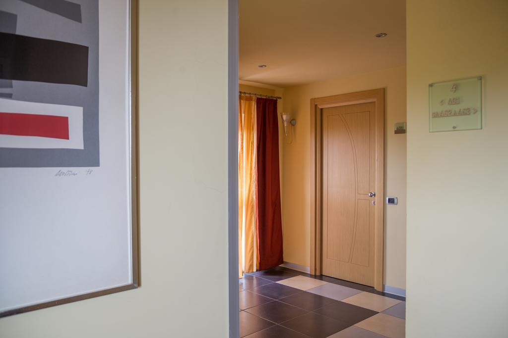 Hotel Mediterraneo Stagno Exterior foto
