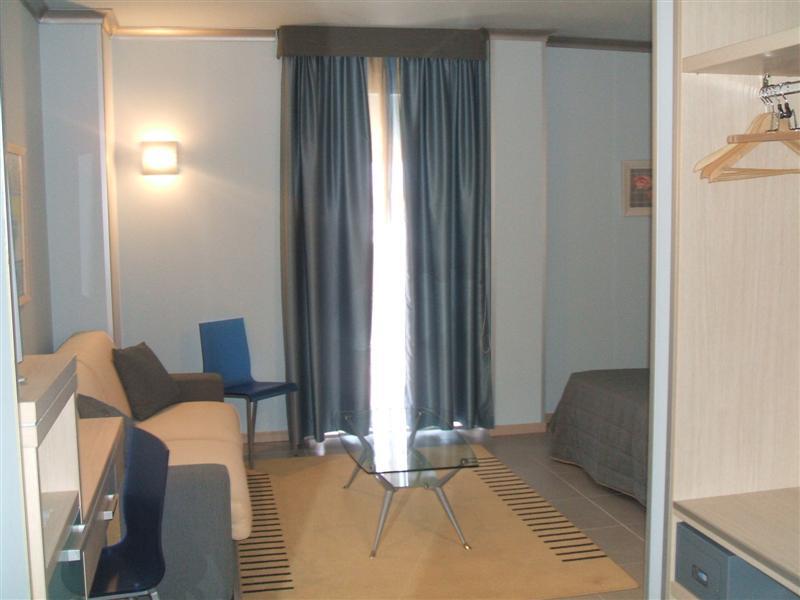 Hotel Mediterraneo Stagno Exterior foto
